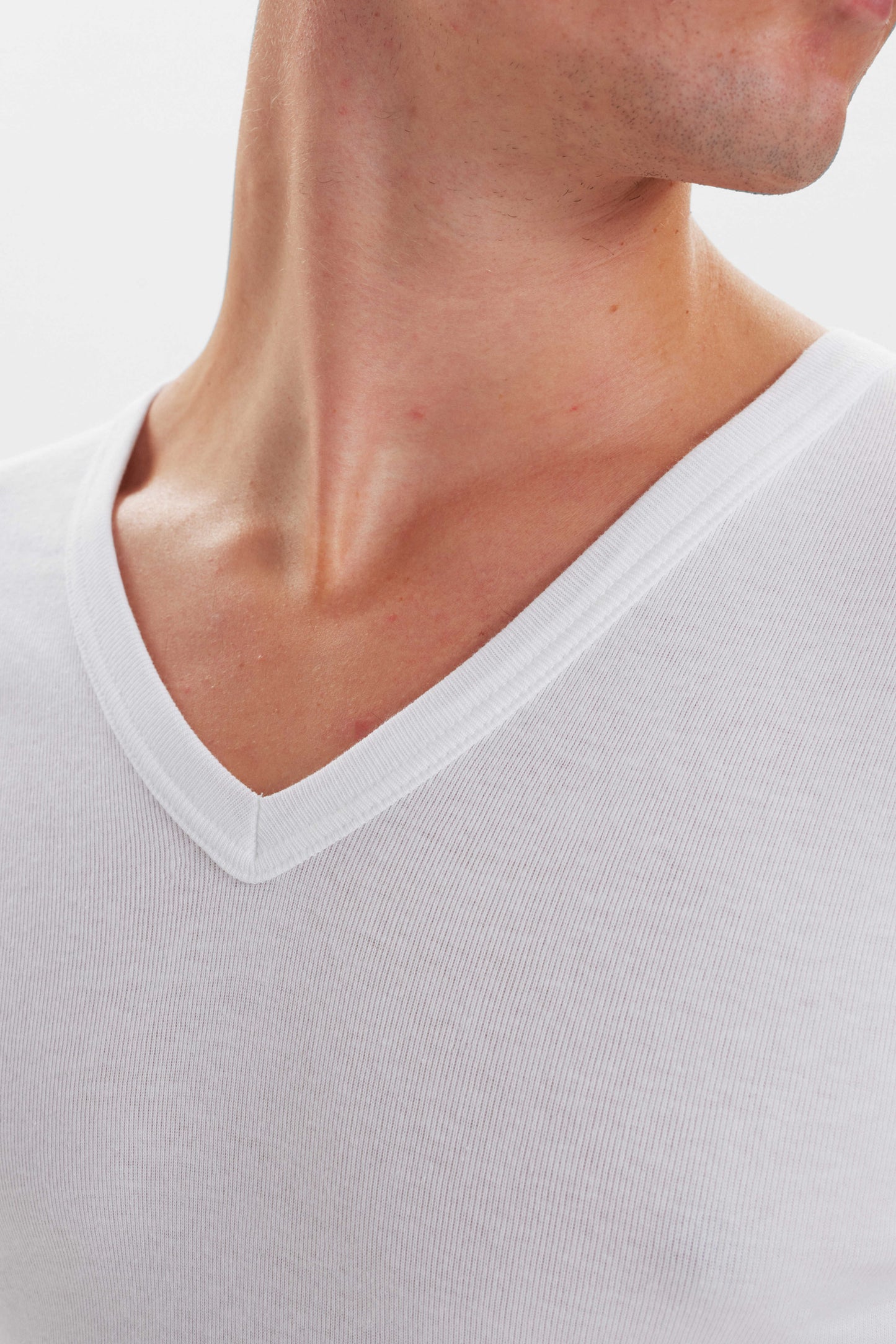 JBS undertrøje T-shirt V-hals flere farver bomuld